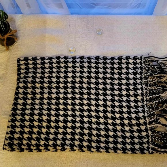 Vintage houndstooth patterned scarf / Foulard avec Motifs " Pied-de-poule " - Picture 10 of 15